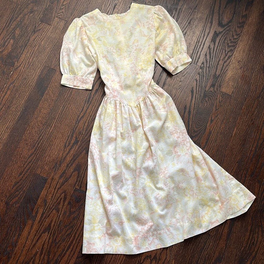 Vintage 1980s neutral floral tie-back dress size medium